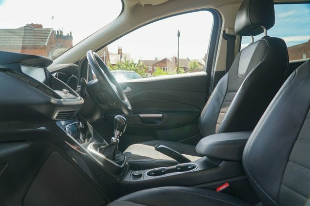 Ford Kuga 2016 2.0 Tdci Titanium Suv 2Wd E Red #2