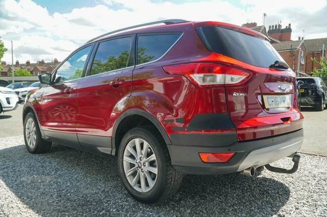 Ford Kuga 2016 2.0 Tdci Titanium Suv 2Wd E Red #5