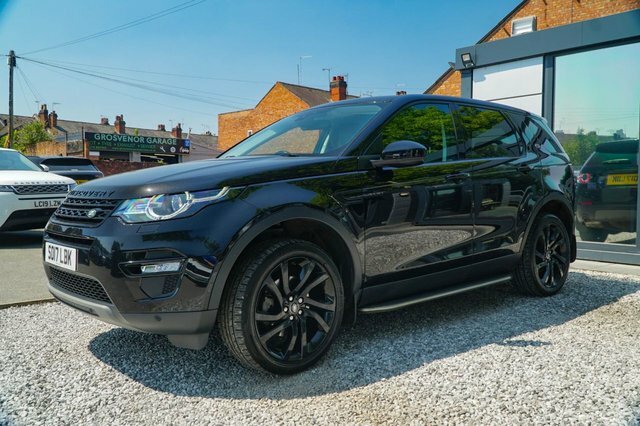 Land Rover Discovery Sport 2017 2.0 Td4 Hse Black Suv 4Wd Eur Black #3