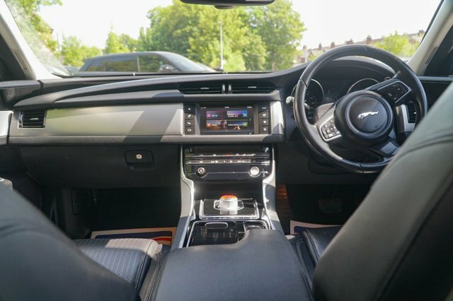 Jaguar XF 2016 2.0D Prestige Saloon Euro 6 Grey #4