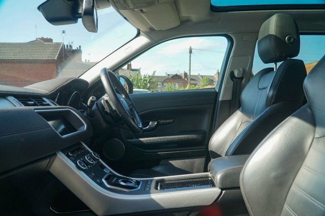 Land Rover Range Rover Evoque 2017 2.0 Td4 Hse Dynamic Suv 4Wd E Black #2
