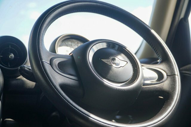 Mini Countryman 2 Cooper Black #39