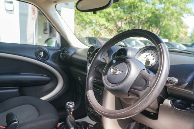 Mini Countryman 2 Cooper Black #52