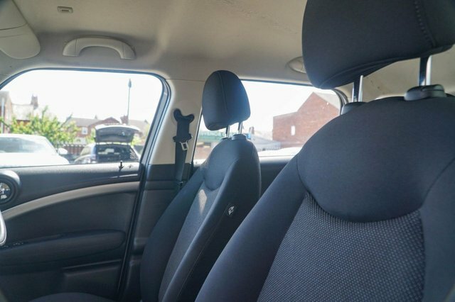 Mini Countryman 2 Cooper Black #22