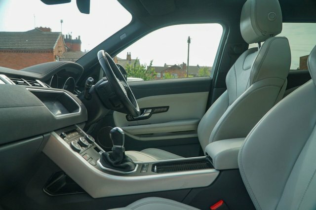 Land Rover Range Rover Evoque 2017 2.0 Td4 Hse Dynamic Suv 4Wd Black #2