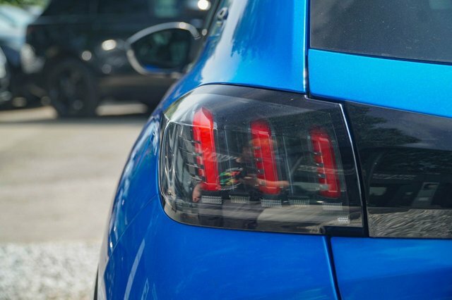 Peugeot e-208 Gt Black #25