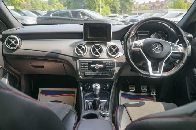Mercedes-Benz GLA Class 2015 2.1 Gla200 Cdi Amg Line Suv Grey #4