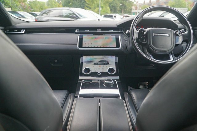 Land Rover Range Rover Velar 2018 2.0 D180 R-dynamic Hse Suv 4W Black #4