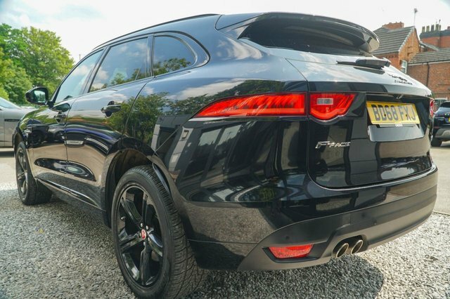 Jaguar F-Pace 2018 2.0 D180 R-sport Suv Awd Euro Black #4