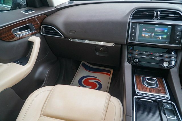 Jaguar F-Pace 2.0 D180 R-sport Awd Grey #41