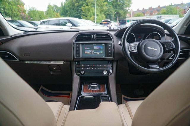 Jaguar F-Pace 2016 2.0 D180 Prestige Suv Awd Eur Brown #4