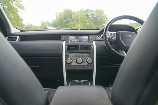 Land Rover Discovery Sport 2017 2.0 Td4 Hse Black Suv 4Wd Eur Black #4