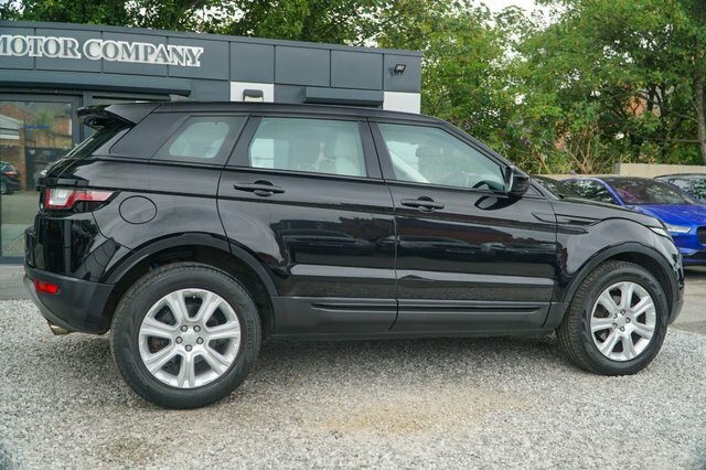 Land Rover Range Rover Evoque 2018 2.0 Td4 Se Tech Mhev 178 Bhp Black #54