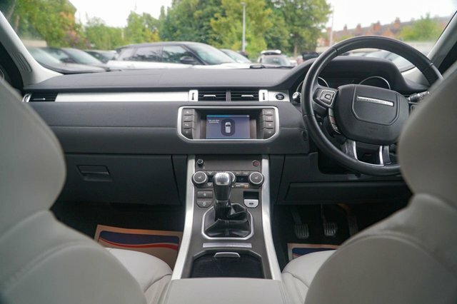 Land Rover Range Rover Evoque 2018 2.0 Ed4 Se Tech Suv Fwd Eur Black #3