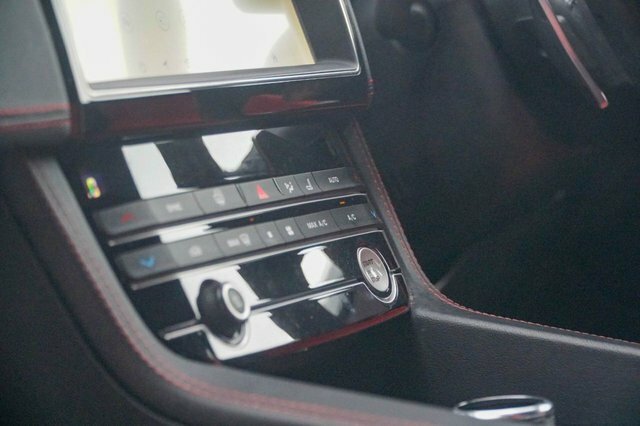 Jaguar F-Pace 2.0 I4 180Ps R-sport Awd White #24