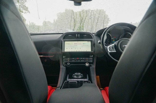Jaguar F-Pace 2019 2.0 D180 R-sport Suv Awd Euro Blue #4