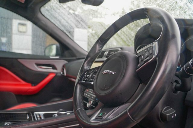 Jaguar F-Pace 2.0 I4 180Ps R-sport Awd White #57