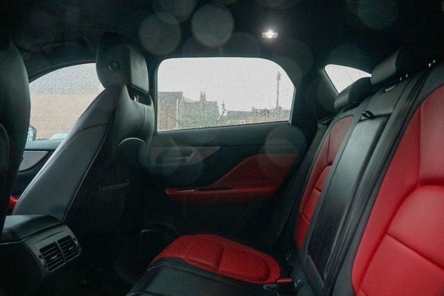 Jaguar F-Pace 2.0 I4 180Ps R-sport Awd White #29