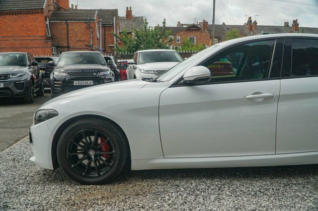 Alfa Romeo Giulia 2.0T Veloce Euro 6 Ss Black #14