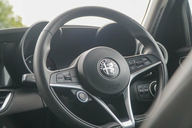 Alfa Romeo Giulia 2.0T Veloce Euro 6 Ss Black #34