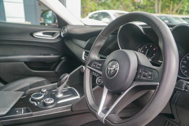 Alfa Romeo Giulia 2.0T Veloce Euro 6 Ss Black #44
