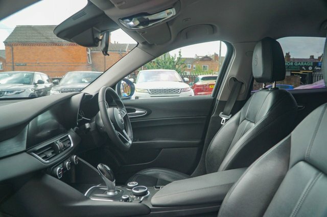 Alfa Romeo Giulia 2019 2.2 Td Super Saloon Euro 6 S White #2