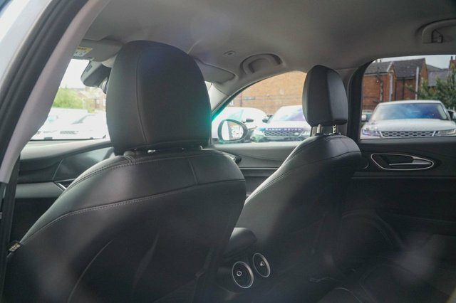 Alfa Romeo Giulia 2.0T Veloce Euro 6 Ss Black #26