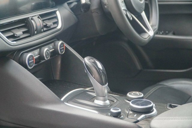 Alfa Romeo Giulia 2.0T Veloce Euro 6 Ss Black #20