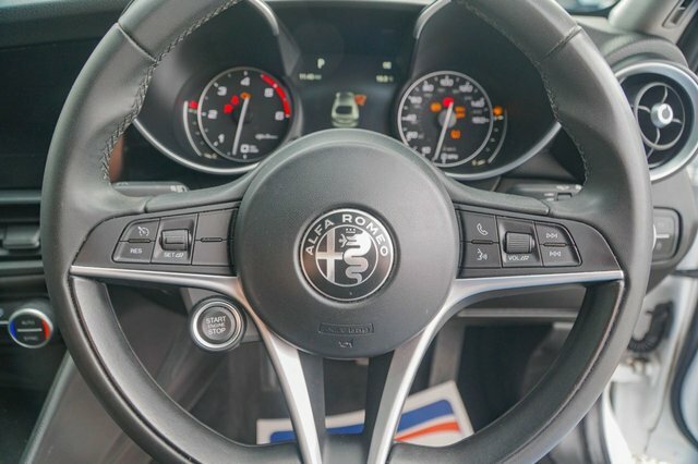 Alfa Romeo Giulia 2.0T Veloce Euro 6 Ss Black #49