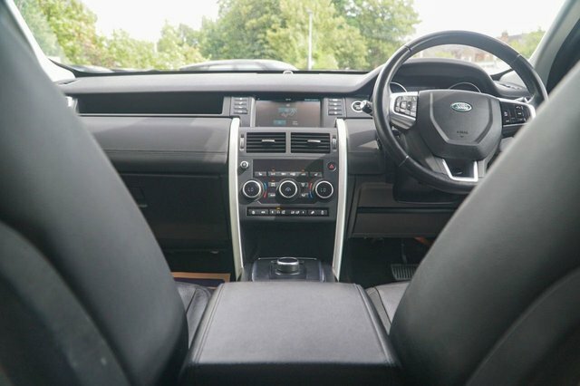 Land Rover Discovery Sport 2018 2.0 Td4 Hse Black Suv 4Wd Eur Black #4