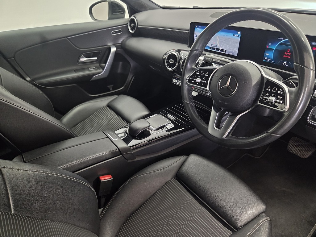 Mercedes-Benz A Class 1.5 A180d Sport Executive Hatchback 7 Black #5