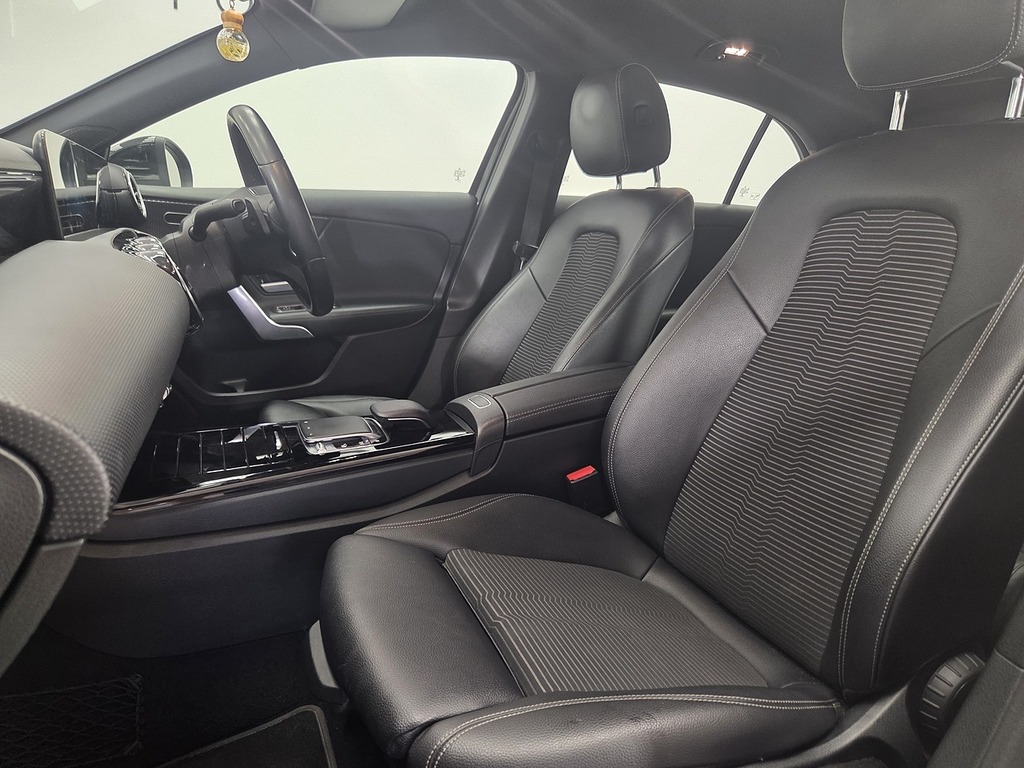 Mercedes-Benz A Class 1.5 A180d Sport Executive Hatchback 7 Black #6