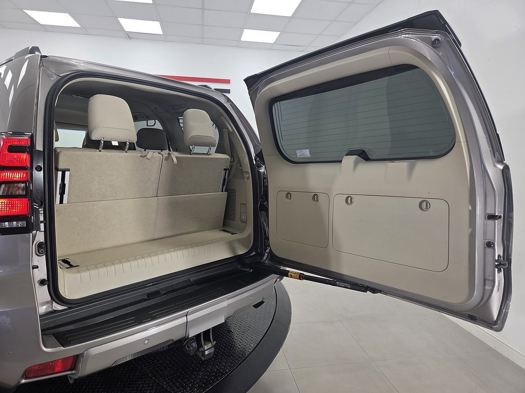 Toyota Land Cruiser 2.8 D-4d 177Ps Icon 5Dr7 Seater Black #28