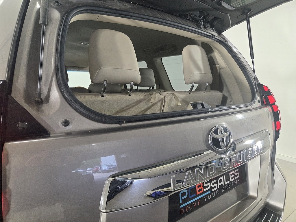 Toyota Land Cruiser 2.8 D-4d 177Ps Icon 5Dr7 Seater Black #27