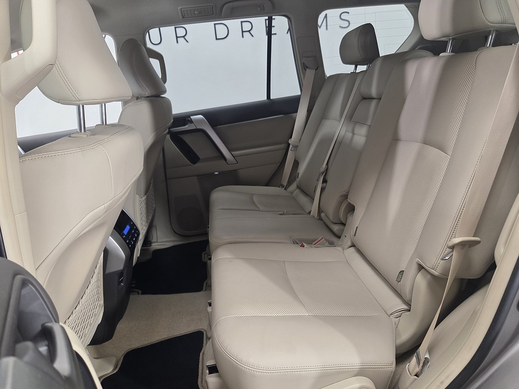 Toyota Land Cruiser 2.8 D-4d 177Ps Icon 5Dr7 Seater Black #15