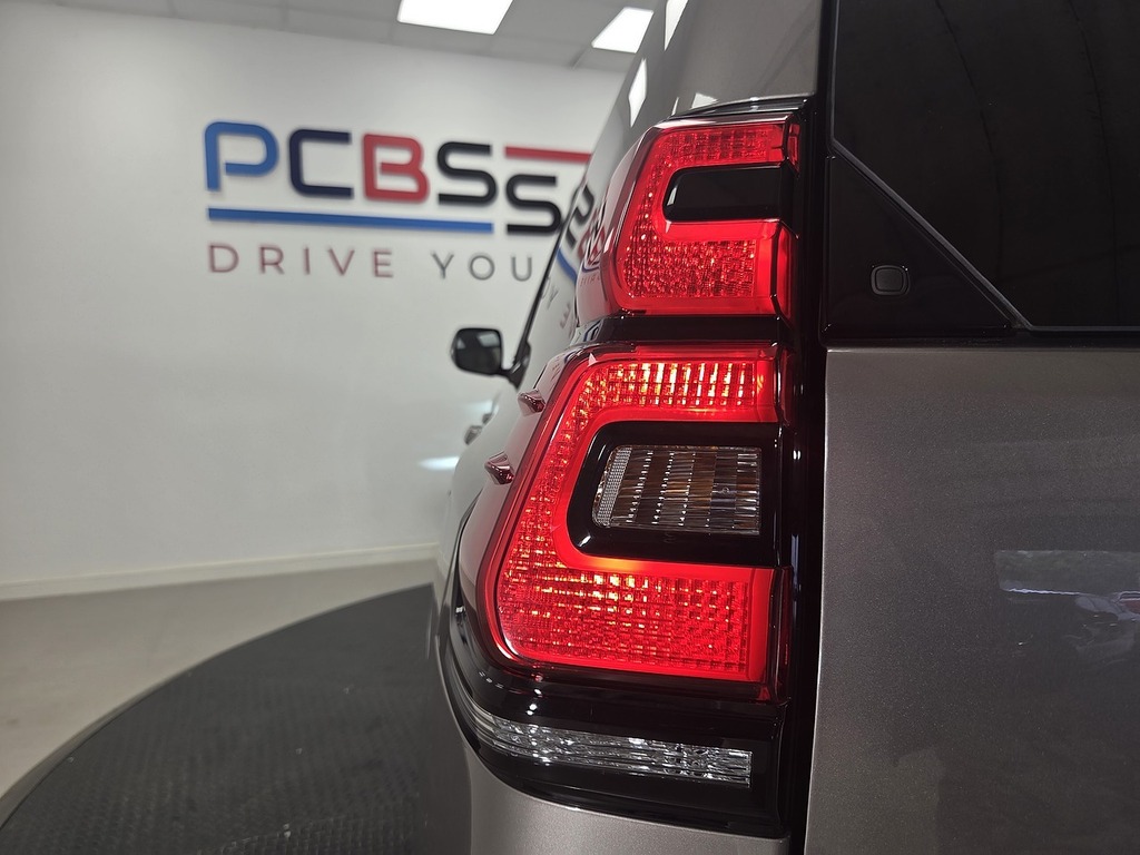 Toyota Land Cruiser 2.8 D-4d 177Ps Icon 5Dr7 Seater Black #50