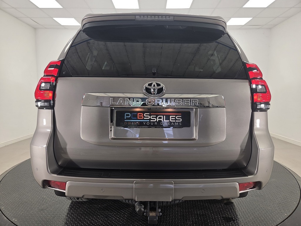 Toyota Land Cruiser 2.8 D-4d 177Ps Icon 5Dr7 Seater Black #26