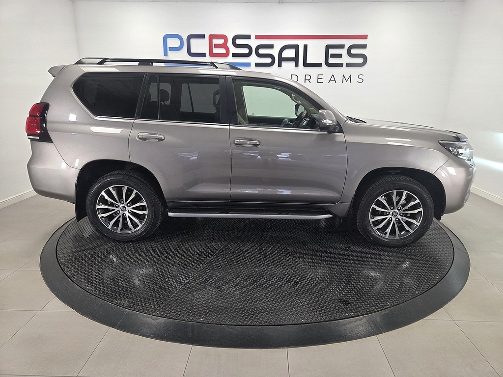 Toyota Land Cruiser 2.8 D-4d 177Ps Icon 5Dr7 Seater Black #23