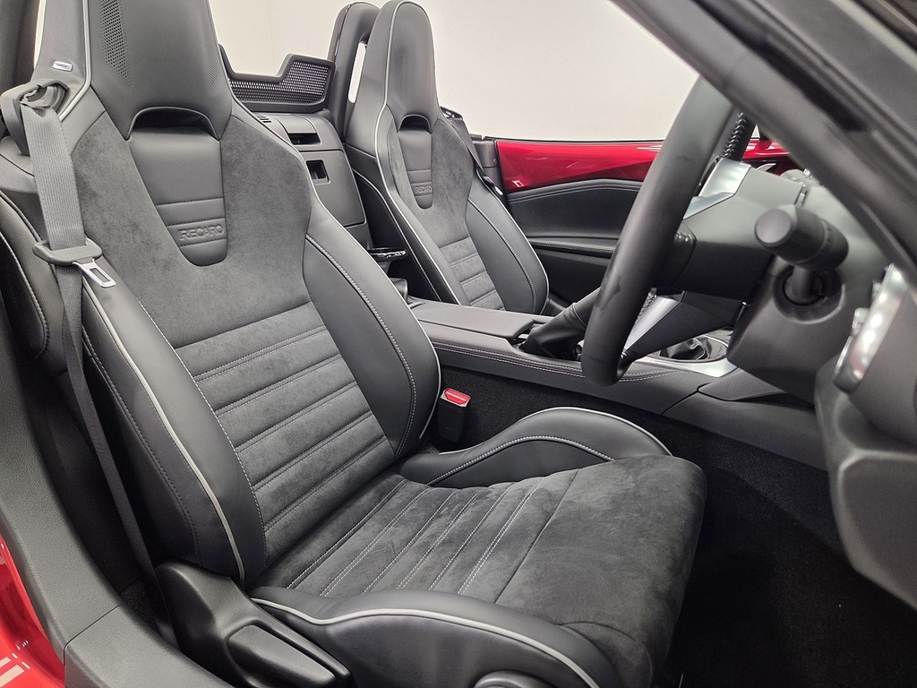Mazda MX-5 2.0 Skyactiv-g Homura Roadster E Red