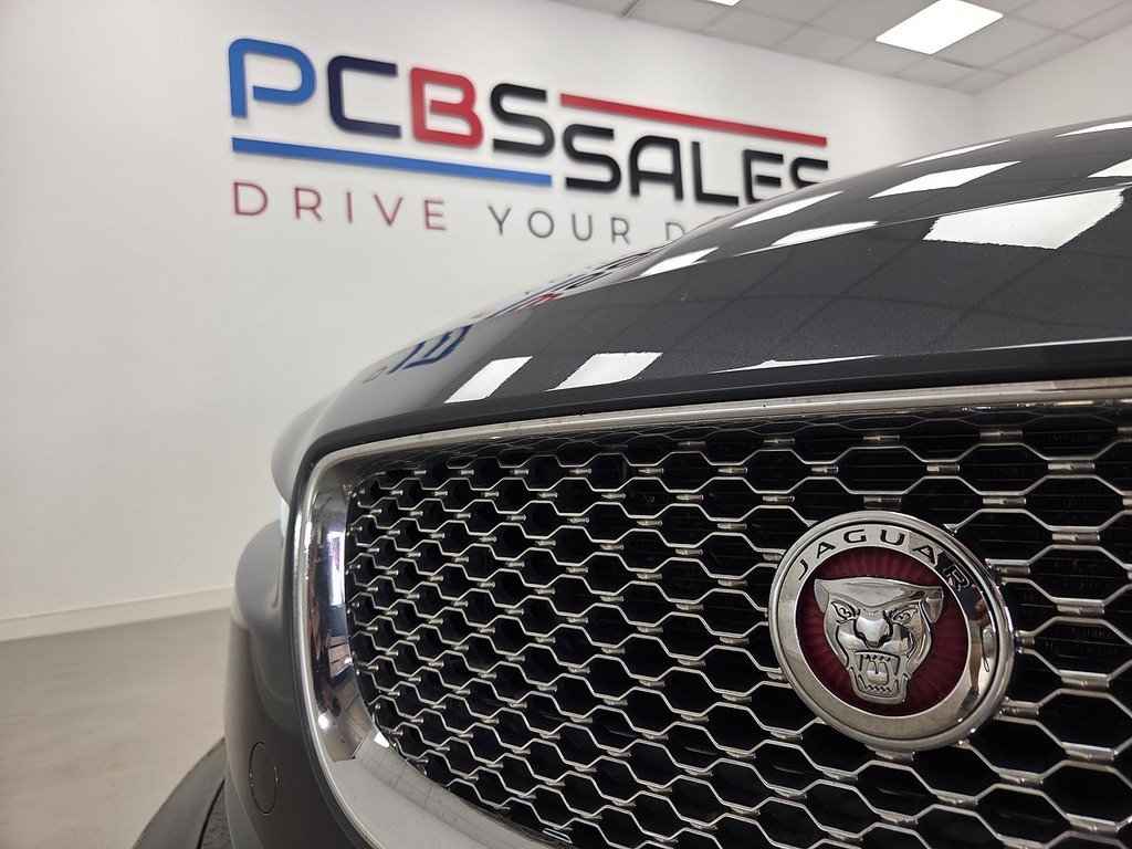 Jaguar XE Jaguar Xe 2.0D R-sport Saloon Euro Black #37