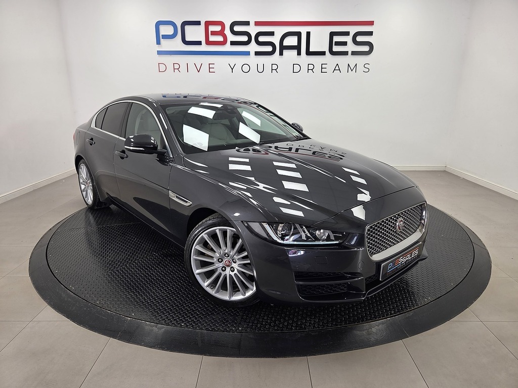 Jaguar XE 2.0D Portfolio Saloon Awd Euro 6 Grey