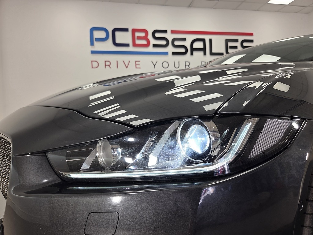 Jaguar XE Jaguar Xe 2.0D R-sport Saloon Euro Black #38