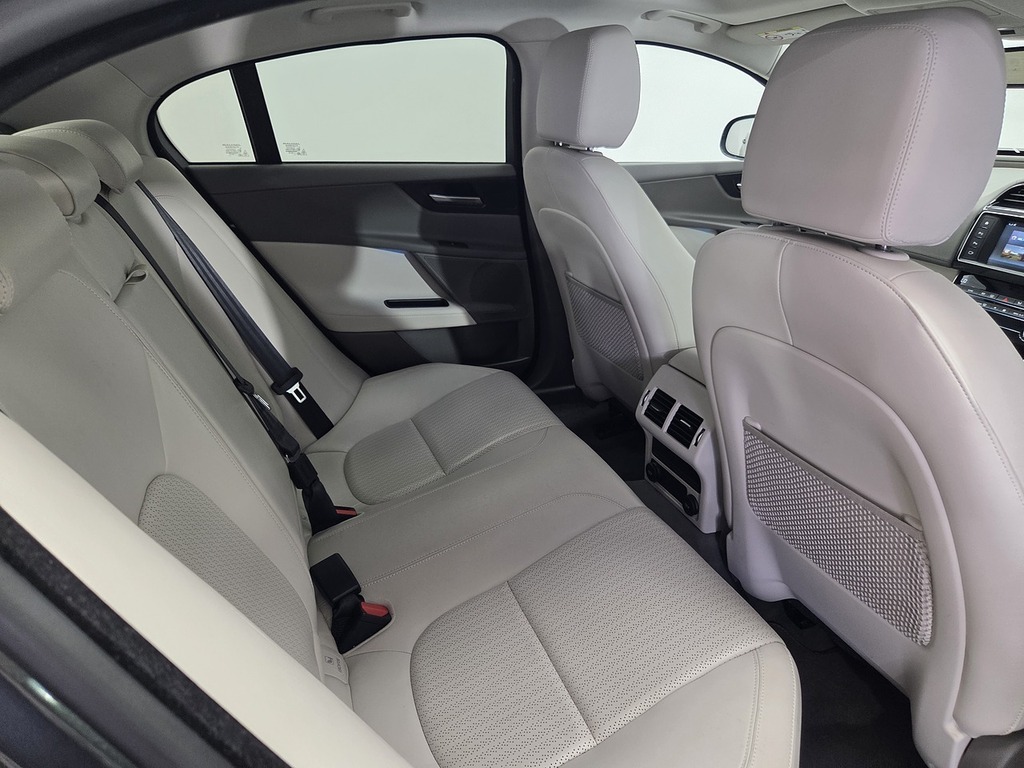 Jaguar XE Jaguar Xe 2.0D R-sport Saloon Euro Black #11