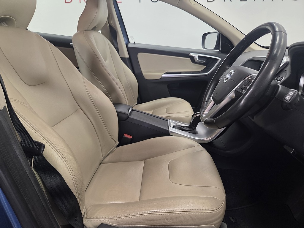 Volvo XC60 2.0 D4 Se Nav Suv Euro 6 Ss 19 Blue #2