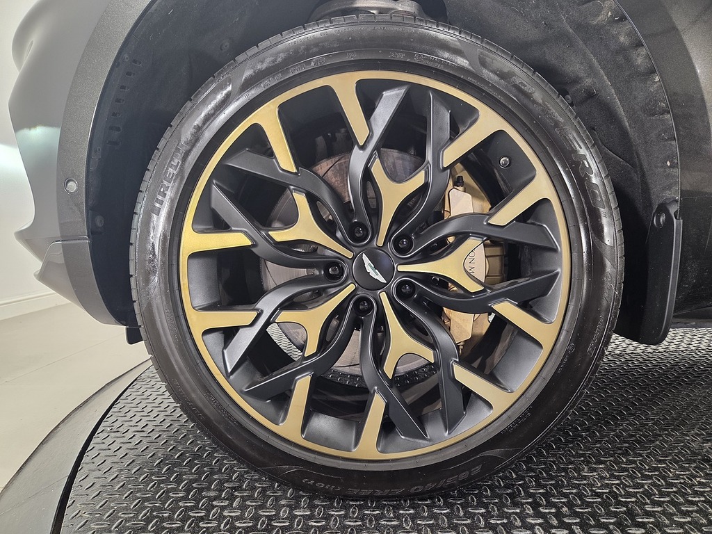 Aston Martin DBX V8 550 Touchtronic Grey #50