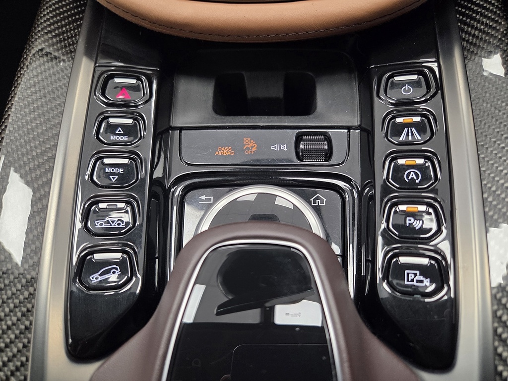Aston Martin DBX V8 550 Touchtronic Grey #34
