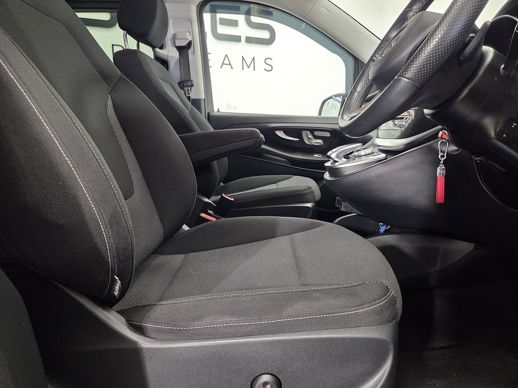 Mercedes-Benz V Class 2.2 V220d Bluetec Sport Mpv G-tronic E Silver #3
