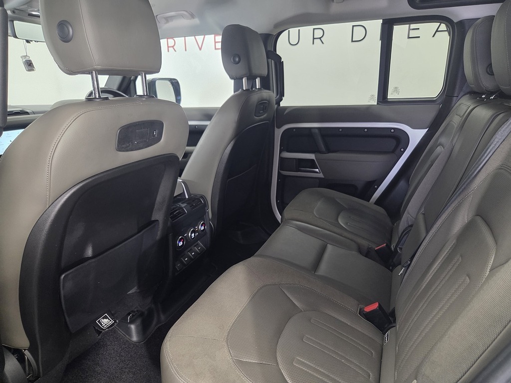 Land Rover Defender 110 Defender First Edition D Green #15
