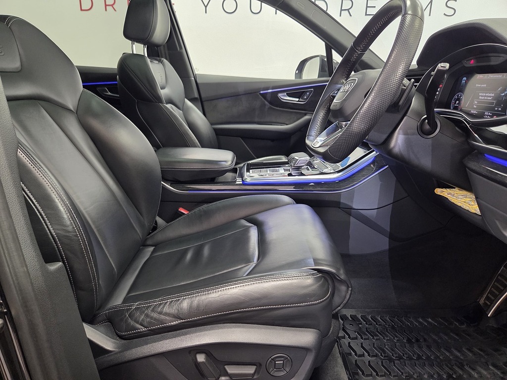 Audi Q7 3.0 Tdi V6 50 Black Edition Suv Tiptron Black #3