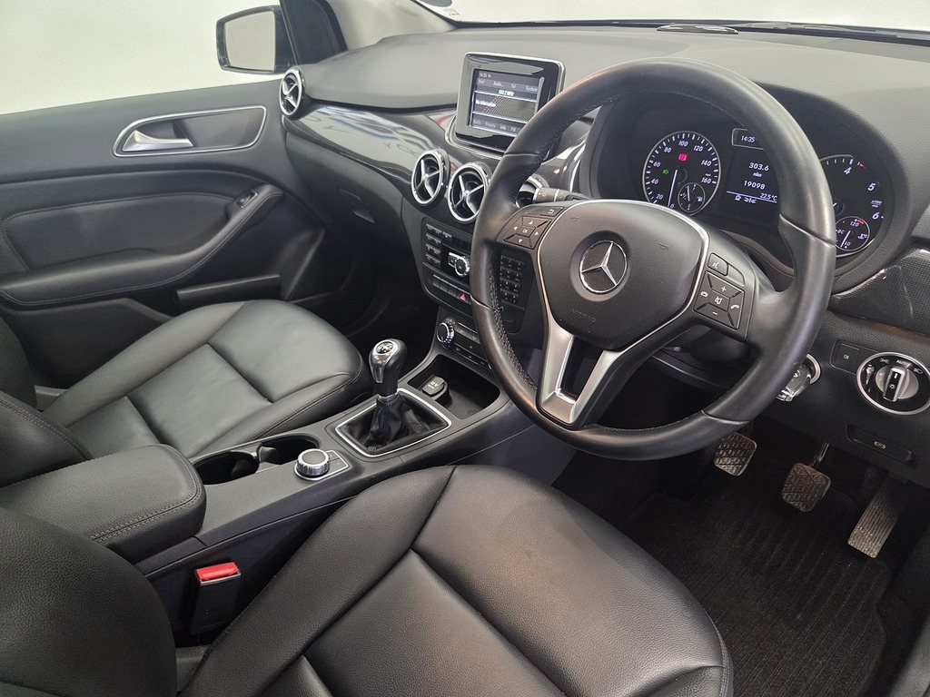Mercedes-Benz B Class 1.8 B200 Cdi Blueefficiency Se Mpv Manu Black #4